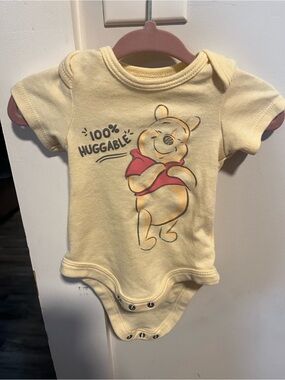Disney Yellow Winnie the Pooh '100% Huggable' Baby Bodysuit